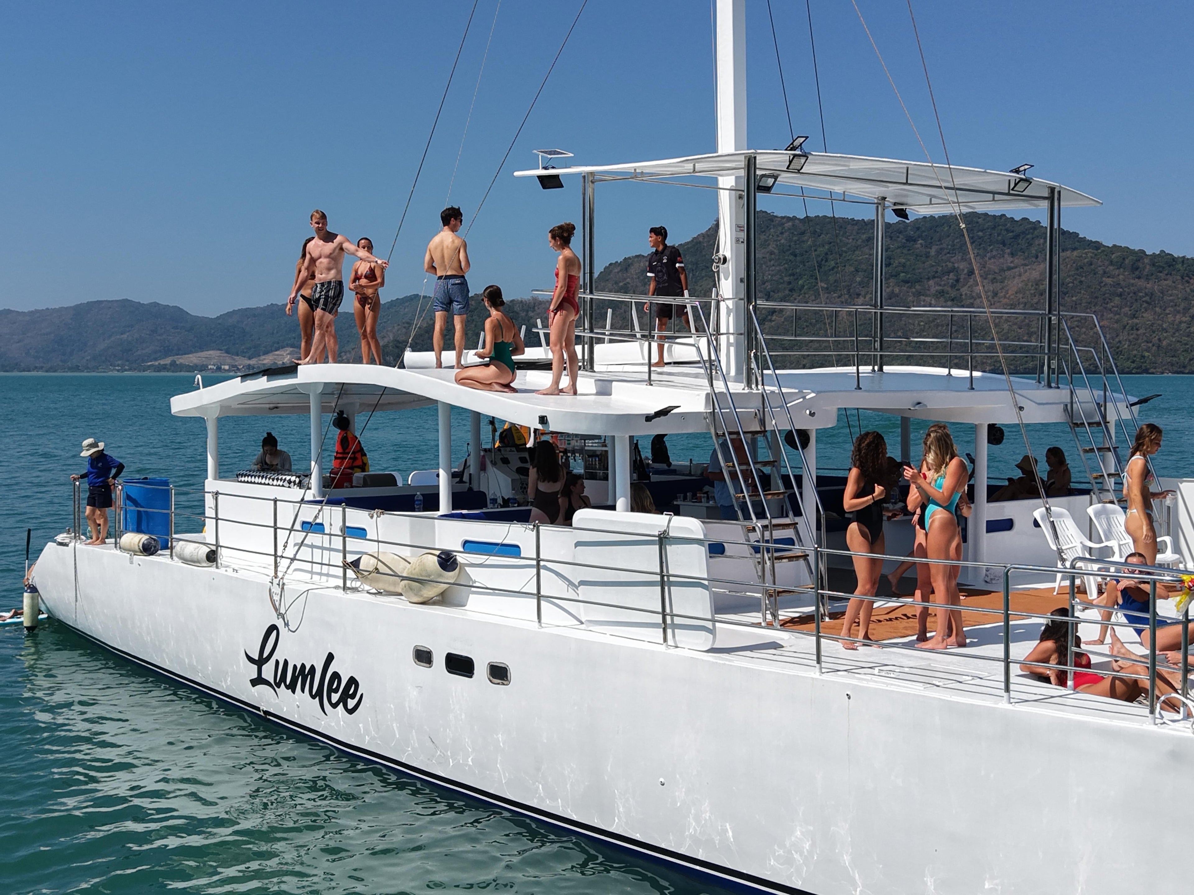 Lumlee Sunset Cruise - Sharing Yacht Charter (4 Hours)