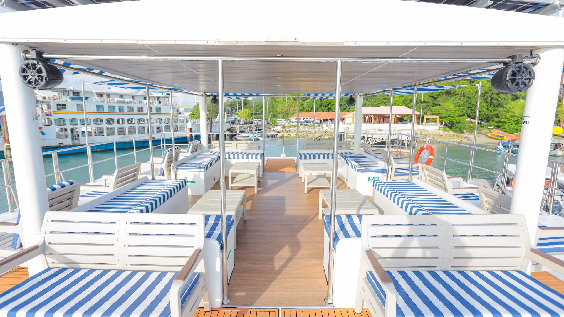 Lumlee 2 Sunset Cruise - Private Yacht Charter (4 Hours)