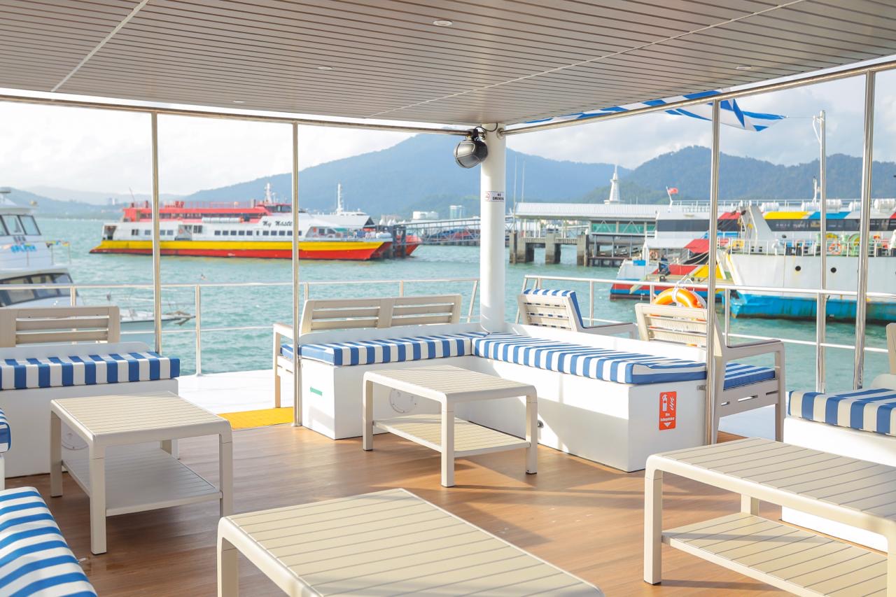 Lumlee 2 Sunset Cruise - Private Yacht Charter (4 Hours)