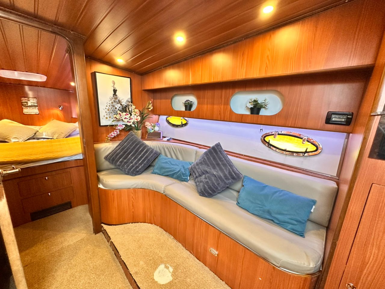 Mila - Private Yacht Charter (4 Hours)