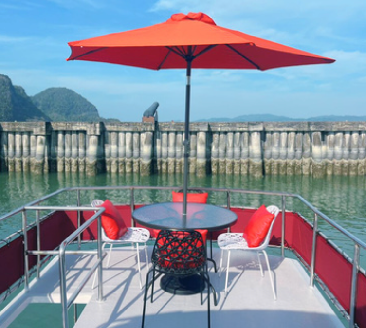 Langkapuri – Elegant Power Yacht (4 Hours)