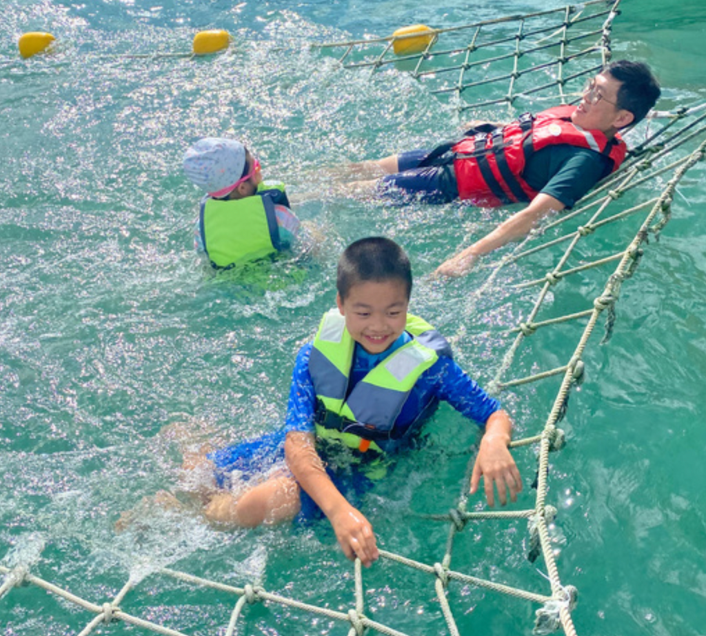 Rubylite – Open-Air Yacht with Spacious Front Deck (4 Hours)