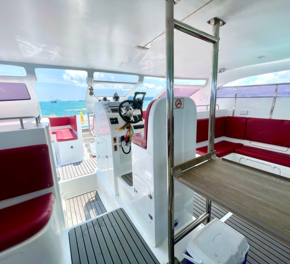 Starry Eyes – Open-Air Double Deck Party Boat (4 Hours)