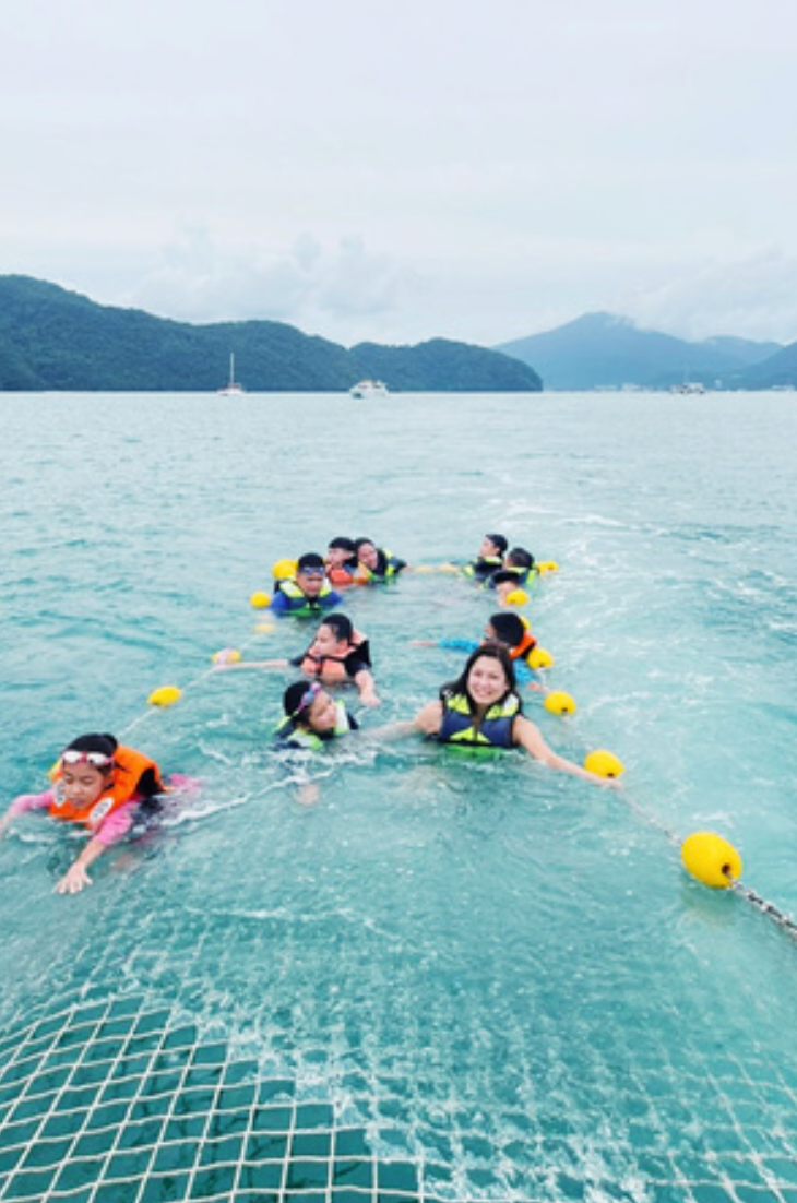 Starry Eyes – Open-Air Double Deck Party Boat (4 Hours)