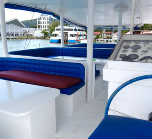 Lumlee – Grand Double-Deck Yacht with Sea Slide (4 Hours)
