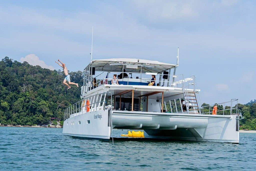 Sunset Private Yacht Charter (4 Hours)
