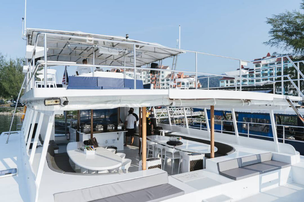 Sunset Private Yacht Charter (4 Hours)