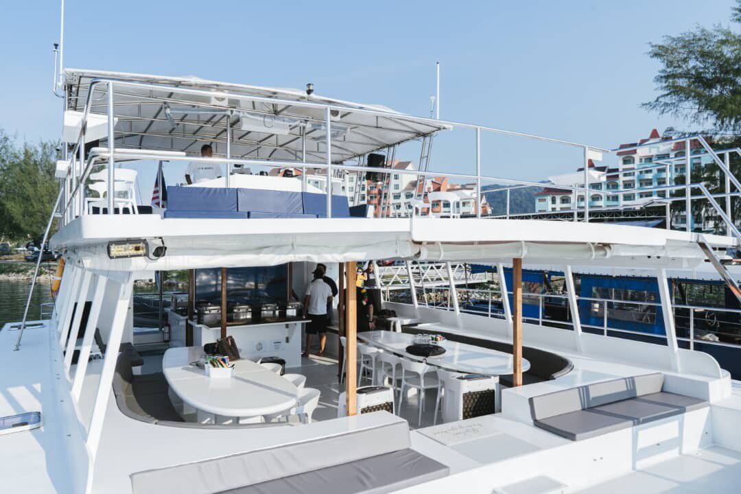 Sunset Private Yacht Charter (4 Hours)