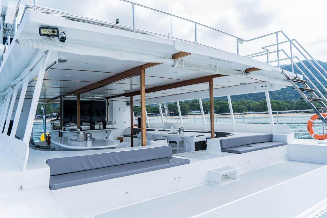 Sunset Private Yacht Charter (4 Hours)