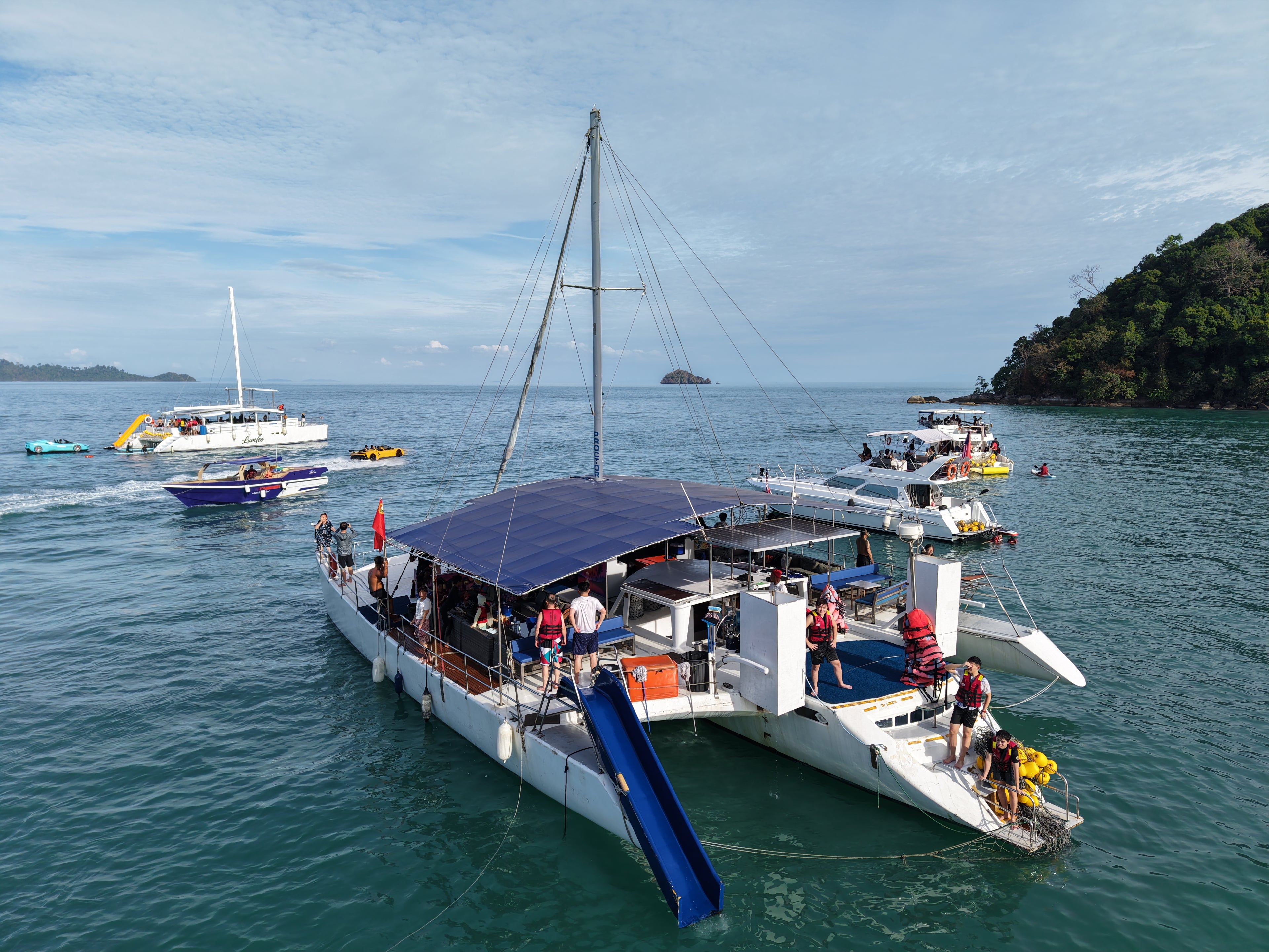 Erica Sunset Sharing Yacht Charter – Langkawi Sunset Party Experience (4 Hours)